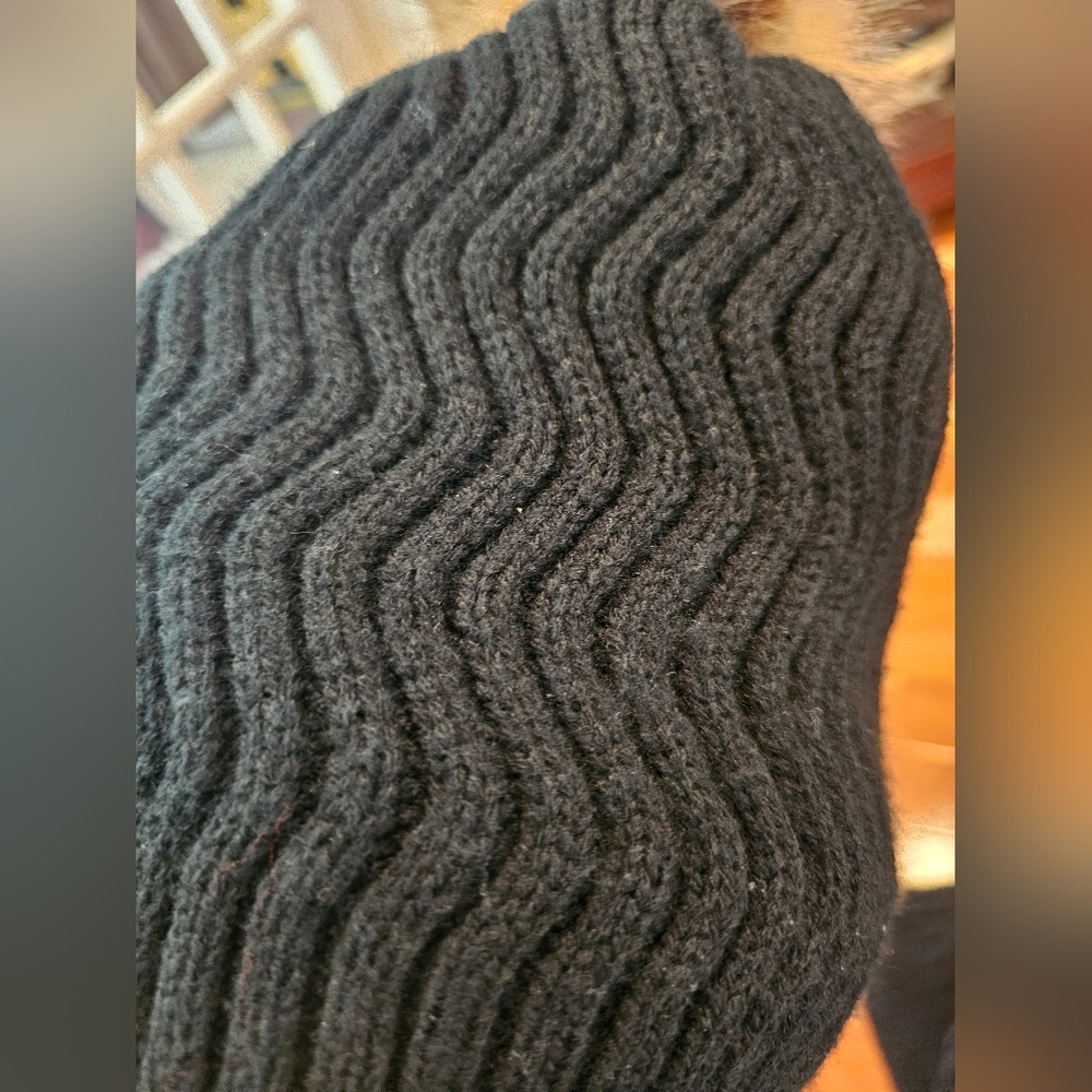 Knit hat - Picture 2 of 4